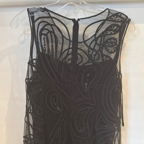 Chic Black Sleeveless Sheath Cocktail Dress - Picture 6 of 9